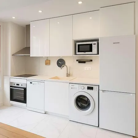 Appartamento Coeur 16 Rue De Bassano - 2p Parigi